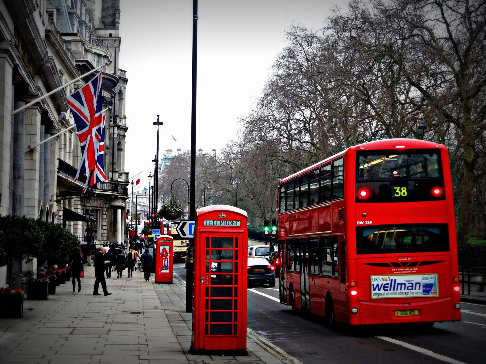 New UK Immigration Rules for International Students & 2025 Settlement Plan